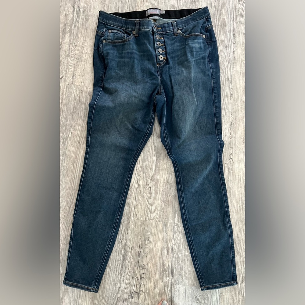 Torrid bombshell skinny jeans 14 R 5 button!!